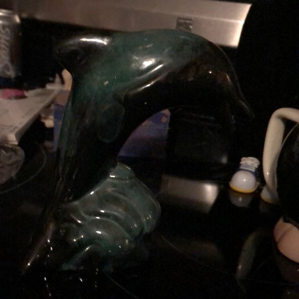 🌴Vintage Blue Mountain Terra Cotta Dolphin Figurine- 470 $40 or $35 w/offer
